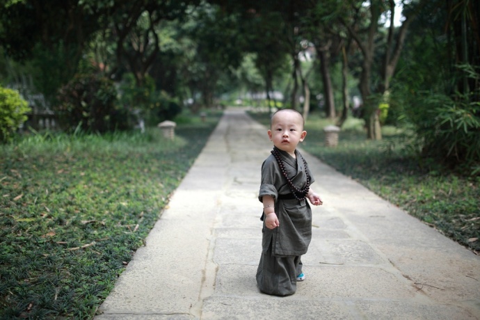 Забавный маленький «буддийский монах» в Храме Сицань