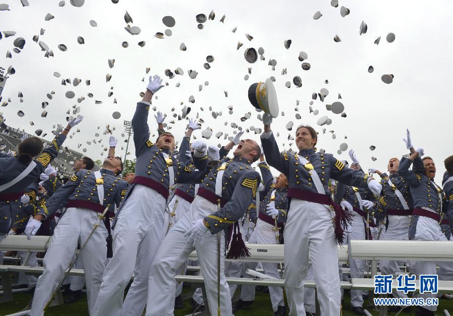 Б. Обама принял участие в выпускной церемонии военного училища США «Вест-Пойнт» 