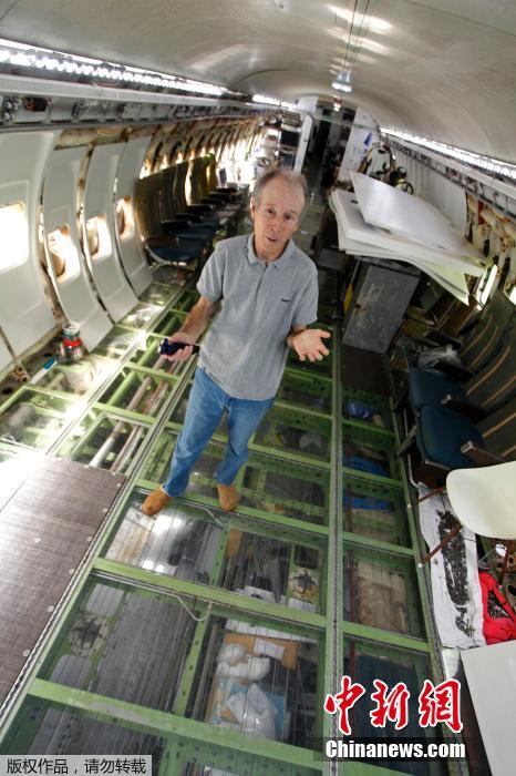 Американский инженер на пенсии превратил старый пассажирский самолет в уютную квартиру