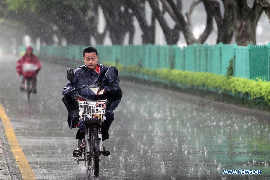 На Китай обрушился первый в этом году тайфун "Хагибис"
