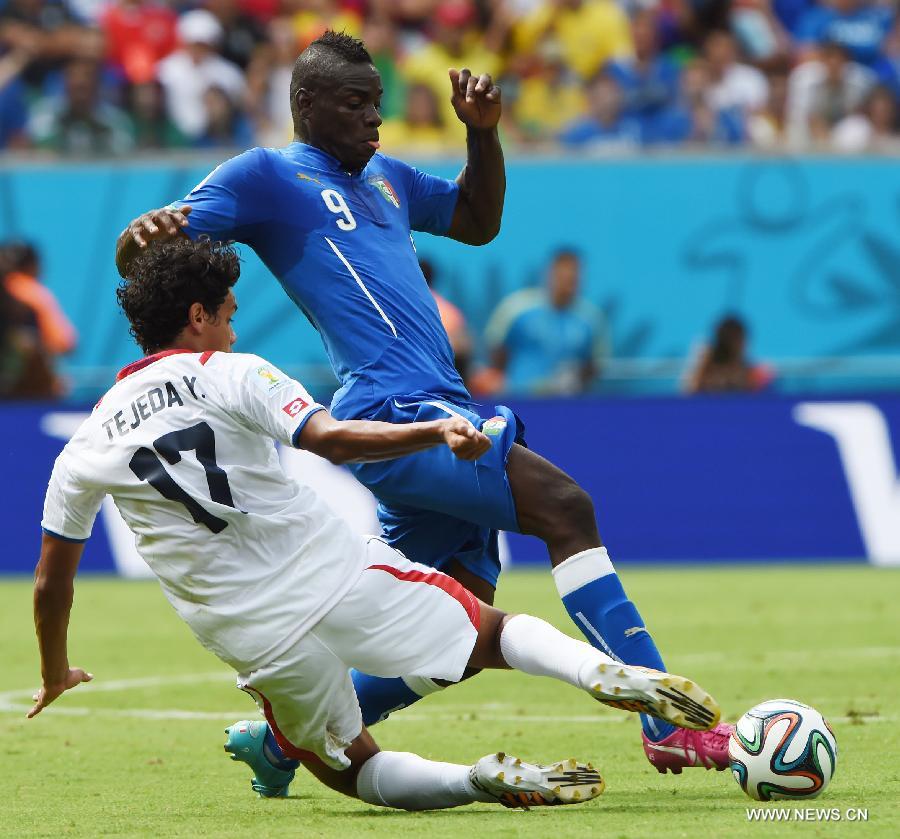Cборная Италии в матче второго тура в группе "D" чемпионата мира по футболу в Бразилии со счетом 0:1 проиграла сборной Коста- Рики