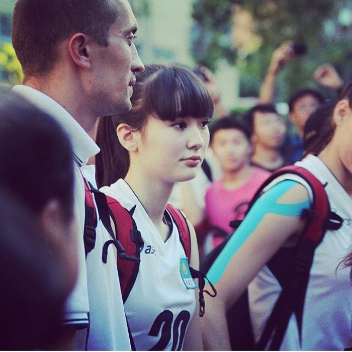 Красота 17-летней волейболистки из Казахстана поразила Китай