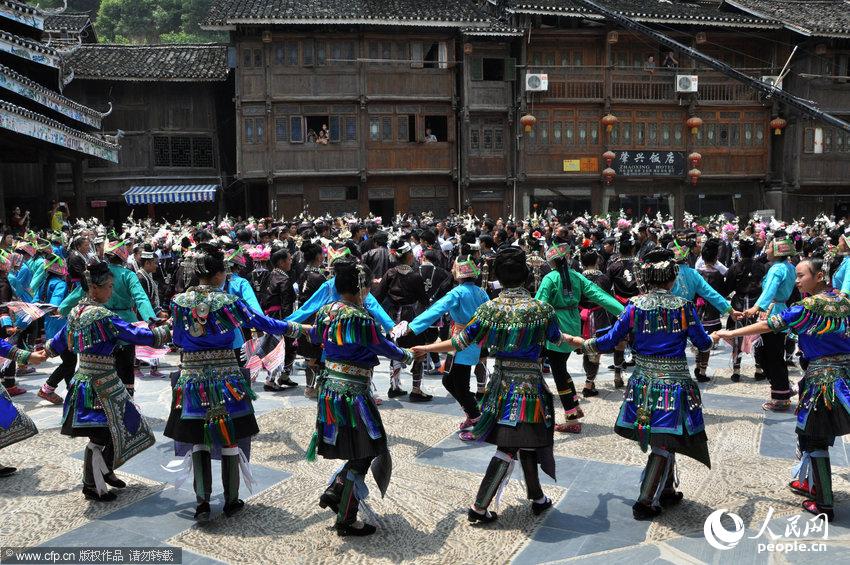 Песни народности Дун любимы китайскими и иностранными туристами