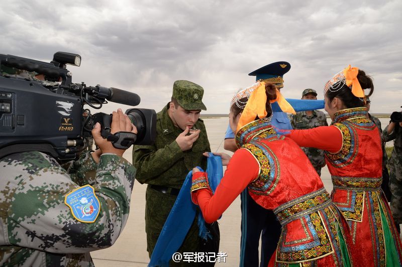 Российские военные прибыли в Китай для участия в учениях «Мирная миссия — 2014»