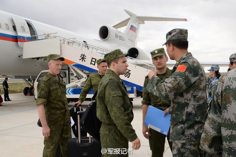 Российские военные прибыли в Китай для участия в учениях «Мирная миссия — 2014»