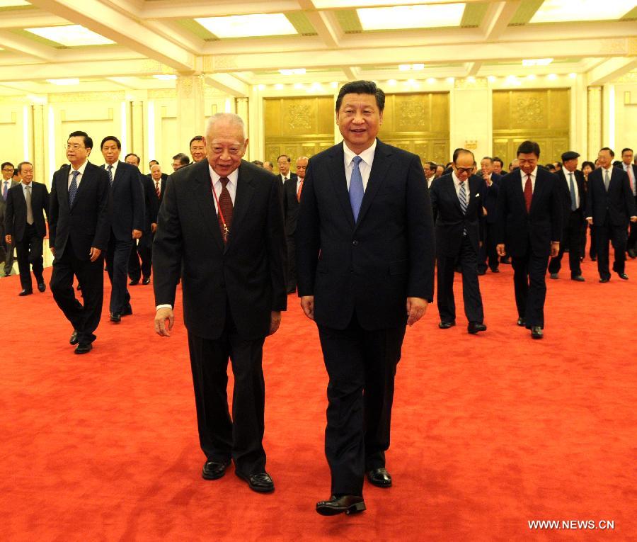 Си Цзиньпин подтвердил приверженность курсу "одно государство - два строя" и Основному закону о САР Сянган