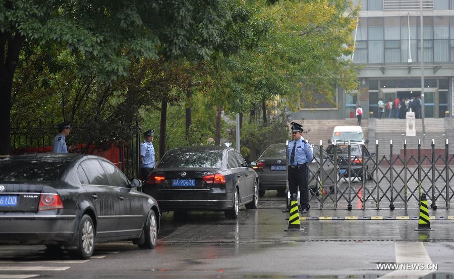  В Китае началось слушание дела бывшего зампредседателя Госкомитета по делам развития и реформ Лю Тенаня