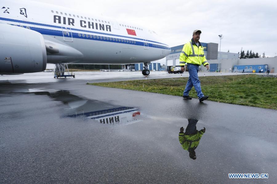 Китайская авиакомпания первой в Азии получила самолет Боинг 747-8