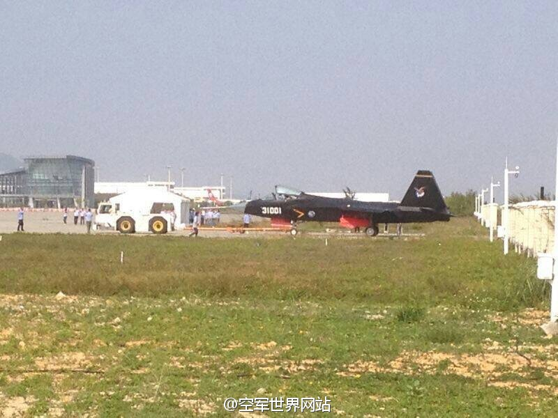 Истребитель J-31 уже прибыл в Чжухай для участия в авиасалоне