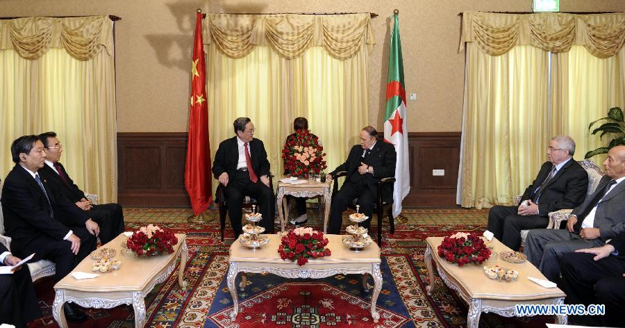 Юй Чжэншэн: Китай желает, чтобы китайско-алжирские отношения были приоритетом межгосударственных отношений