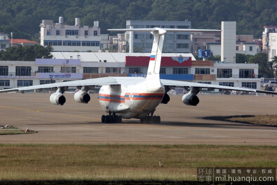 Фотографии китайского Y-20 и российского Ил-76 в Чжухае