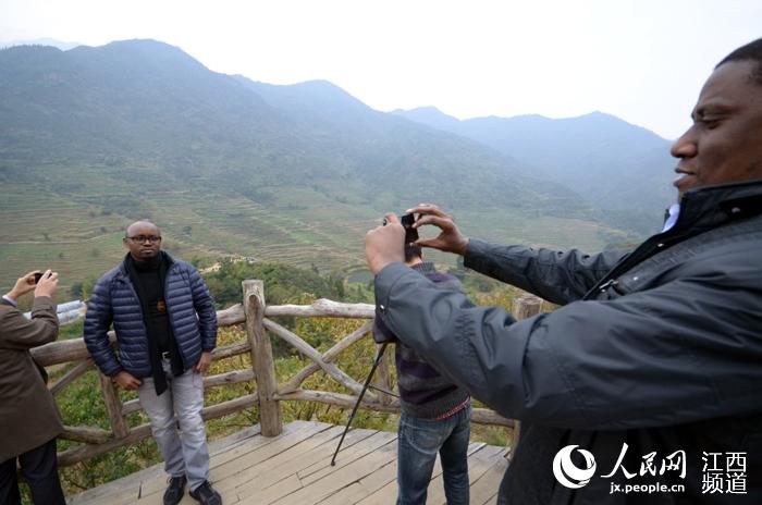 Иностранные журналисты наслаждаются красотой провинции Цзянси