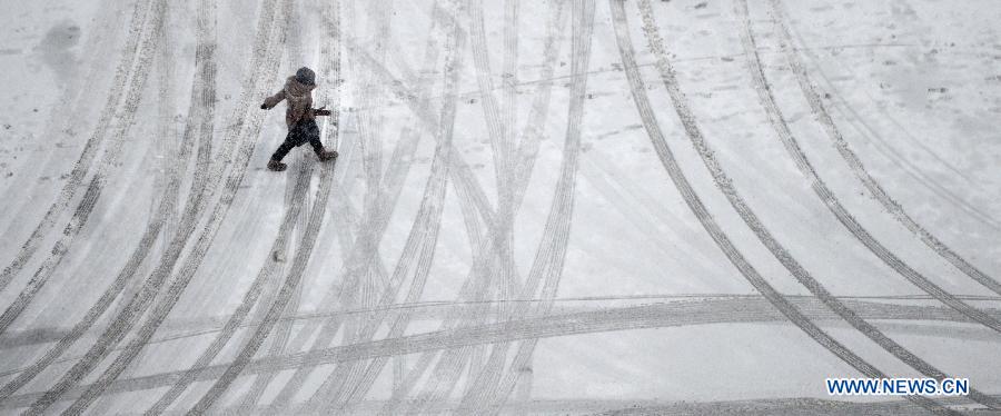 Снегопады парализовали транспортное сообщение в провинции Ляонин
