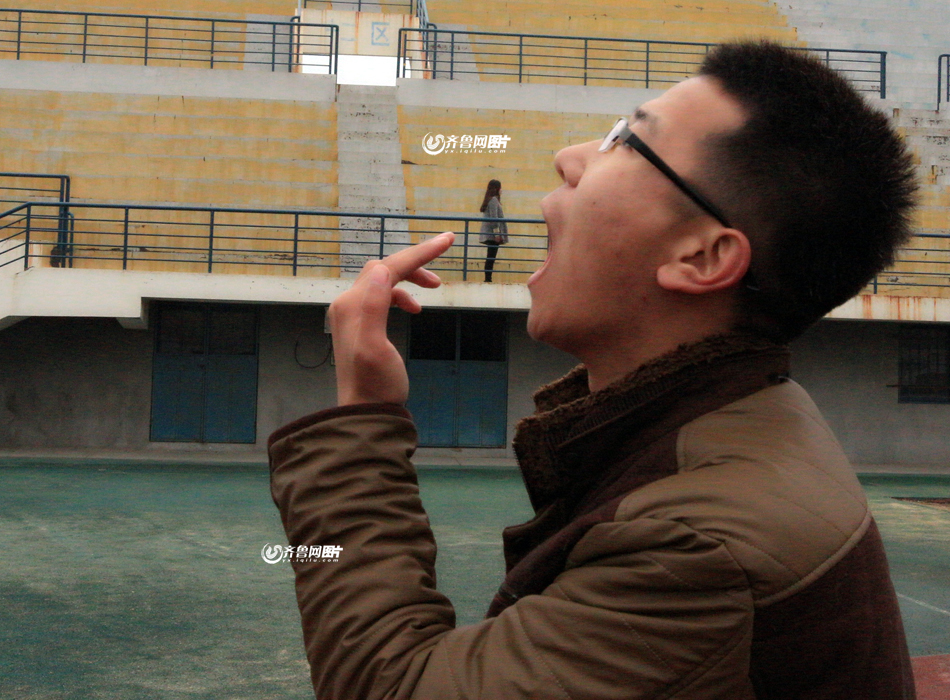 Забавные фотографии студентов из китайского города Яньтай