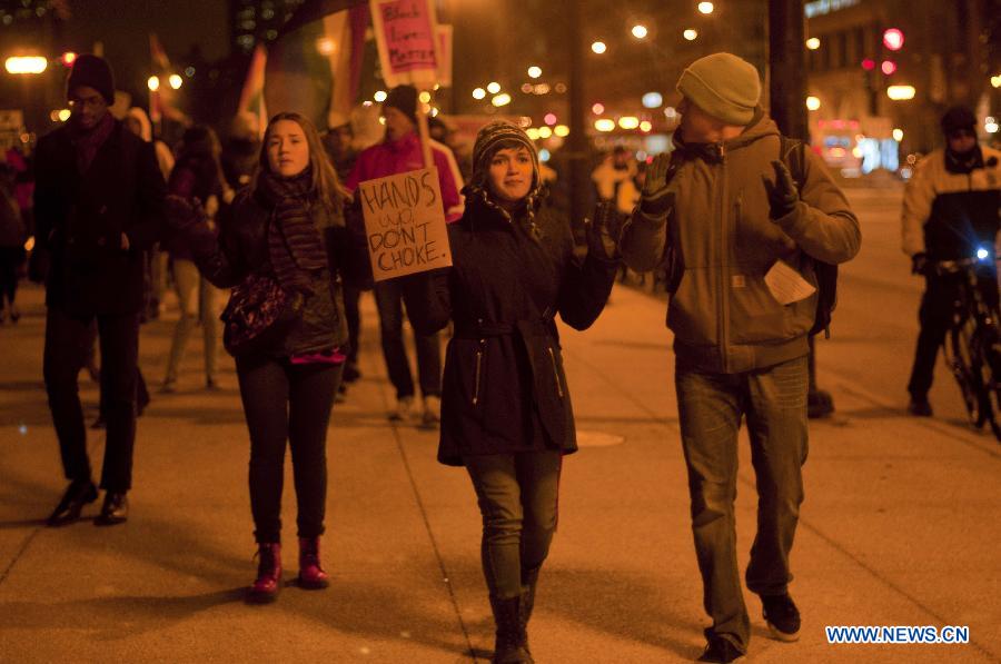 Жители Чикаго выразили протест против нарушения Соединенными Штатами прав человека внутри страны и за рубежом