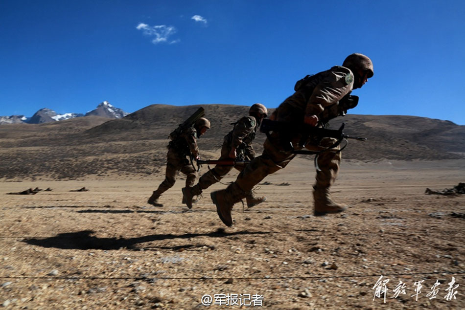 Войска НОАК провели совместные учения в Тибете