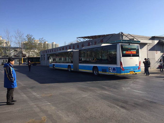 В Пекине сдан в пробную эксплуатацию электробус вместимостью до 143 человек