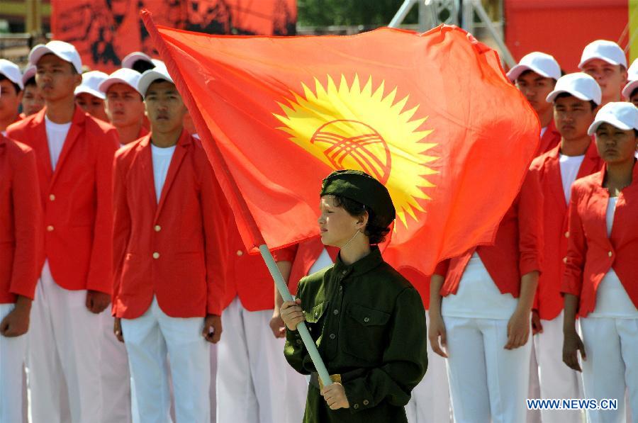 В Бишкеке состоялся "Парад юных наследников Победы"
