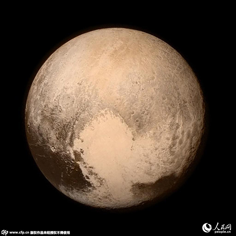 Спустя 10 лет полета зонд НАСА сфотографировал на Плутоне пятно в форме сердца
