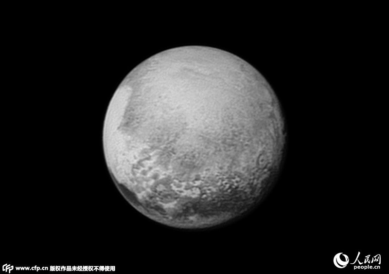Спустя 10 лет полета зонд НАСА сфотографировал на Плутоне пятно в форме сердца