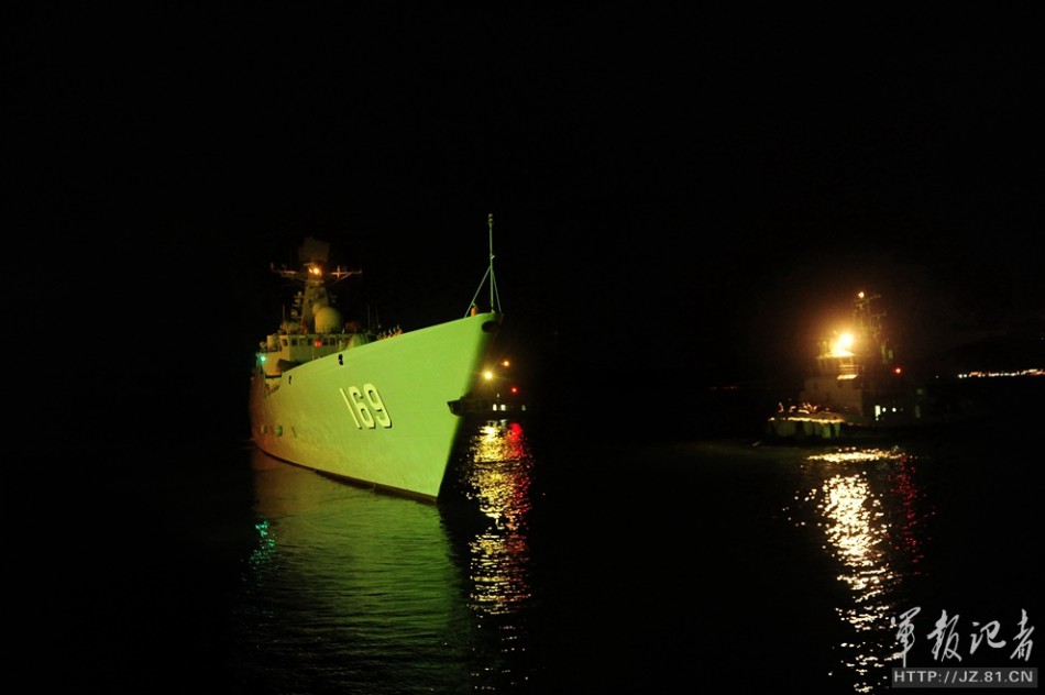 Более ста кораблей ВМС НОАК приняло участие в учениях в Южно-Китайском море 