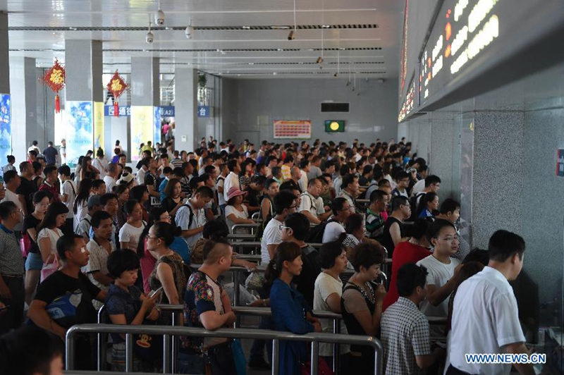 С начала особого режима в связи с летними каникулами по железным дорогам Китая перевезено свыше 200 млн пассажиров
