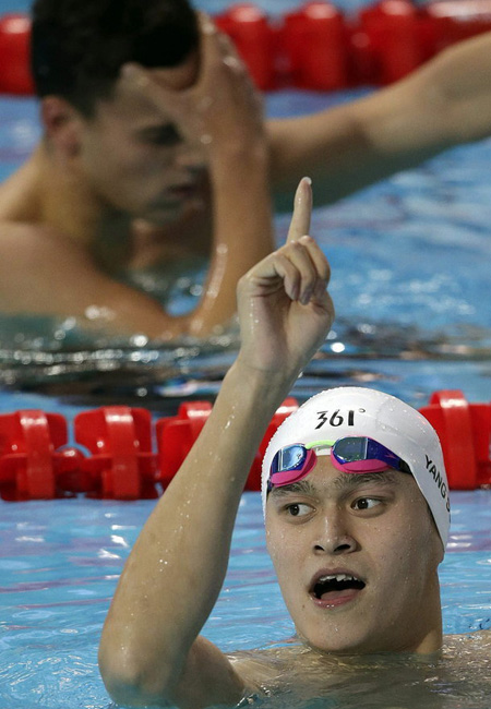 Сунь Ян третий раз выигрывает 400-метровку вольным стилем на Чемпионате мира по водным видам спорта в Казани