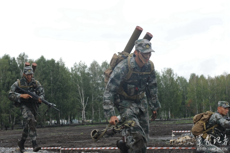 Фотографии китайских бойцов конкурса «Отличники войсковой разведки» – Армейские международные игры 2015