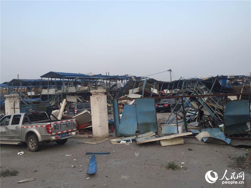 17 человек погибли в результате мощного взрыва на складе в китайском городе Тяньцзинь