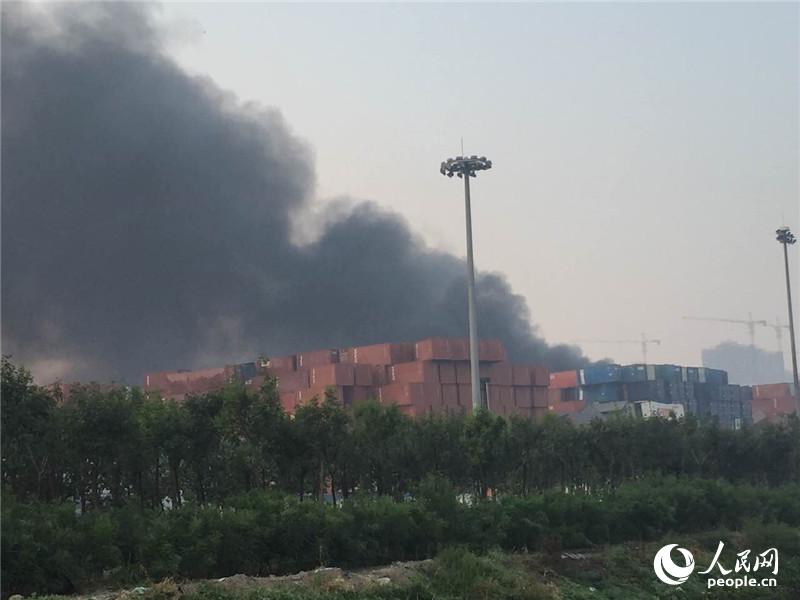 17 человек погибли в результате мощного взрыва на складе в китайском городе Тяньцзинь