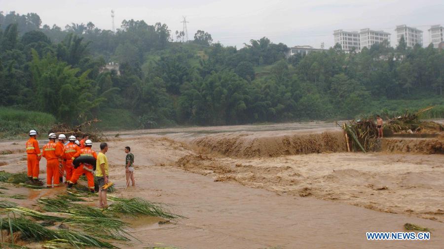 5 человек пропали без вести при наводнении на юго-западе Китая