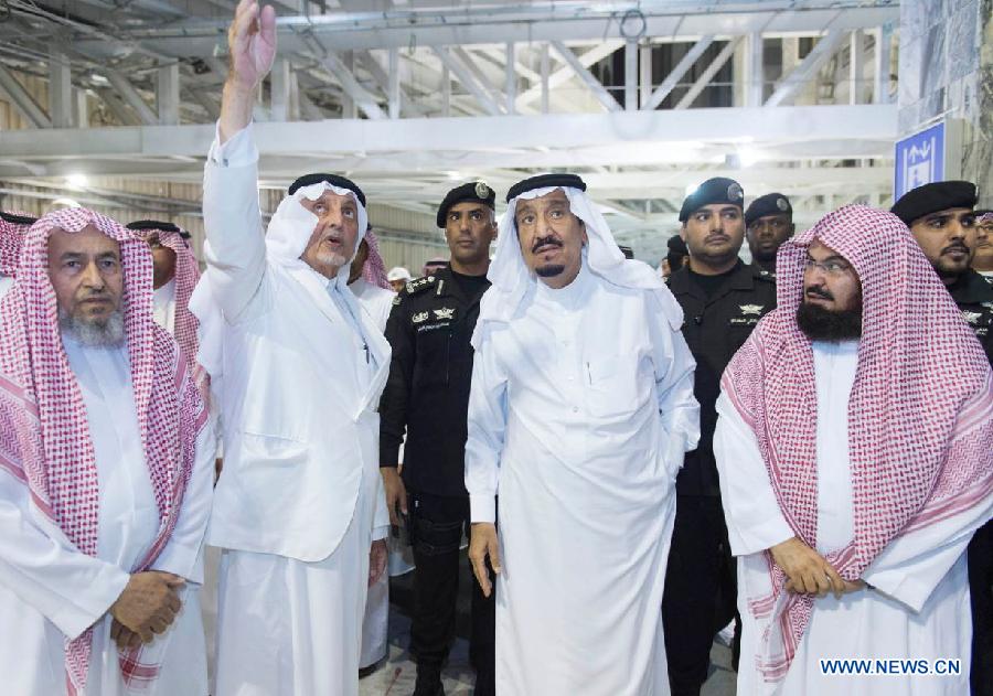 Король Саудовской Аравии требует провести полное расследование причин обрушения башенного крана