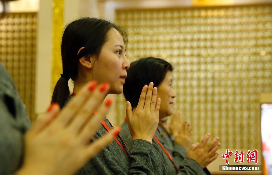 В шанхайском храме впервые открылся лагерь для желающих побыть монахами