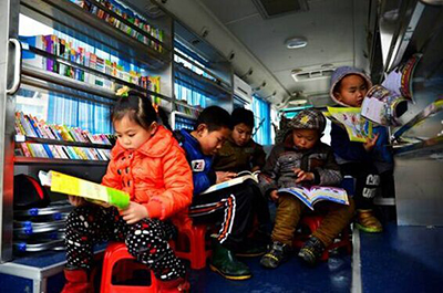 В Сычуане культурный уровень населения в бедных регионах будут поднимать при помощи «мобильных библиотек»