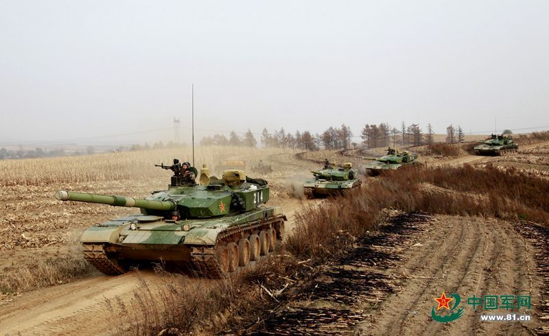 Новейший китайский танк принял участие в лесных военных учениях