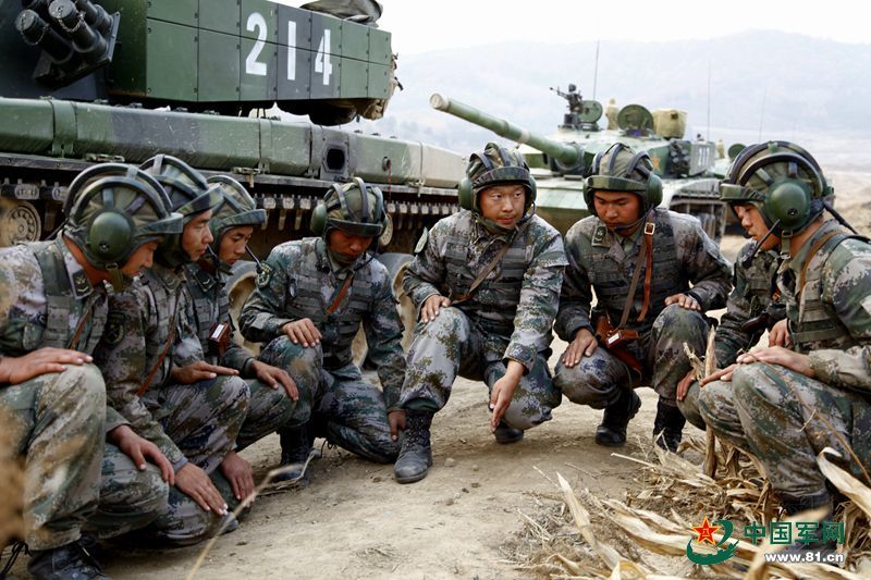 Новейший китайский танк принял участие в лесных военных учениях