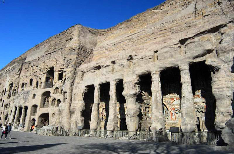 В Китае отреставрировали пещерные фрески с 1500-летней историей