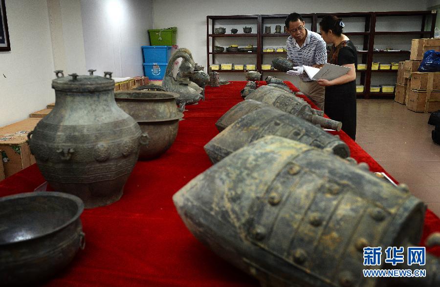 В древней гробнице провинции Цзянси обнаружено более 10 тонн монет