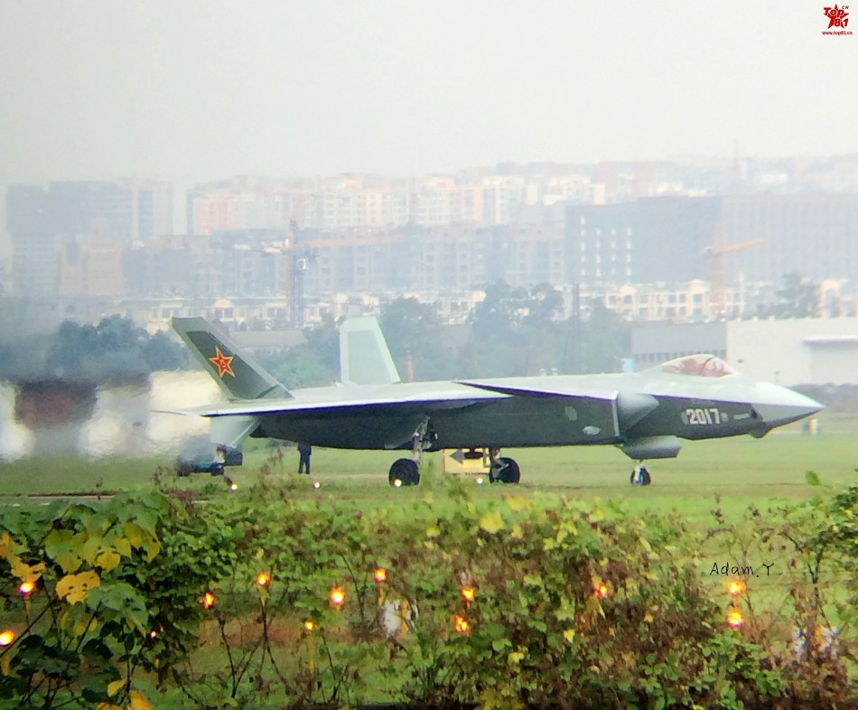 Новейший прототип J-20 отечественного производства совершил пробный полет