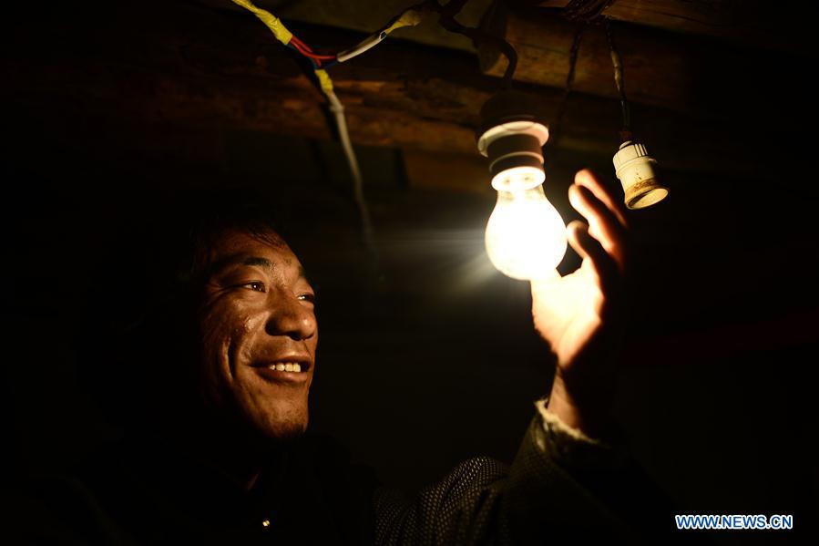 В Китае была полностью решена проблема электроснабжения для жителей, живующих без электричества