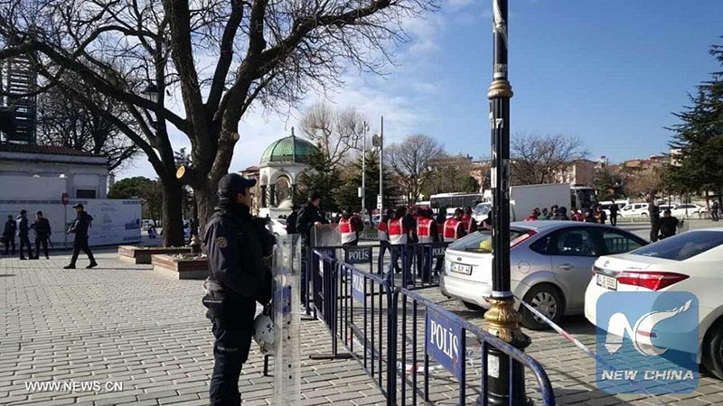 Как минимум 10 человек погибли, еще 15 пострадали в результате взрыва в Стамбуле