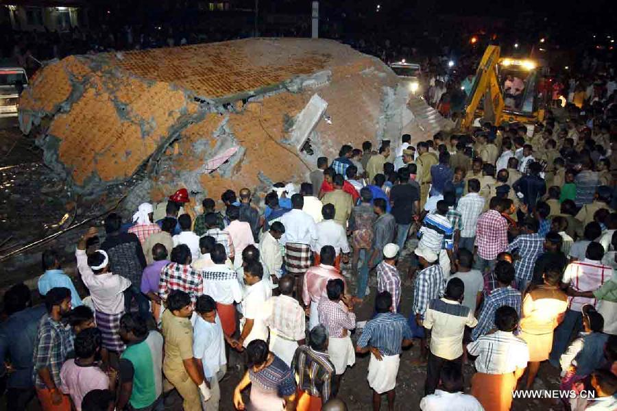 В Индии 110 человек погибли и 350 получили ранения в результате пожара в храме Путтингал