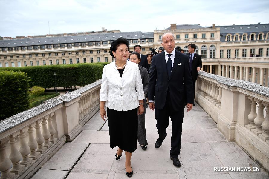 Вице-премьер Госсовета КНР Лю Яньдун встретилась с председателем Конституционного совета Франции Л. Фабиусом