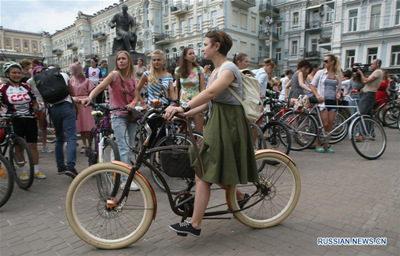 В Киеве прошел женский велопробег