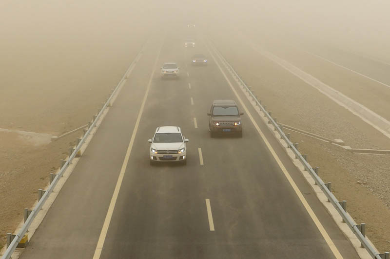 Крупная пыльная буря накрыла провинцию Ганьсу