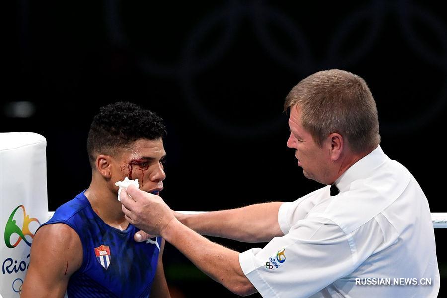 Китайский боксер пробился в полуфинал Олимпиады