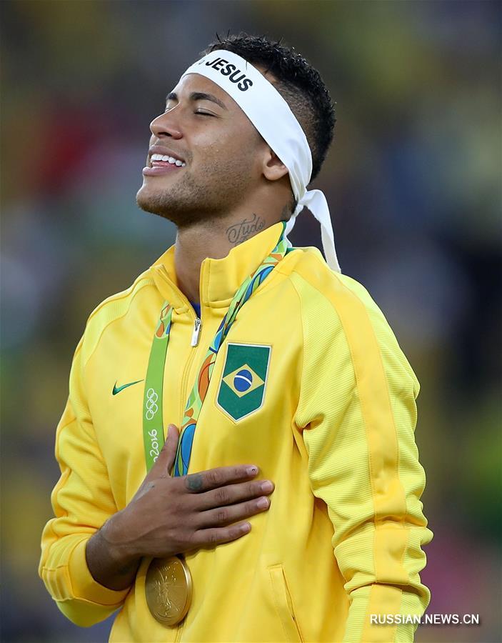 Мужская футбольная сборная Бразилии завоевала золотую медаль