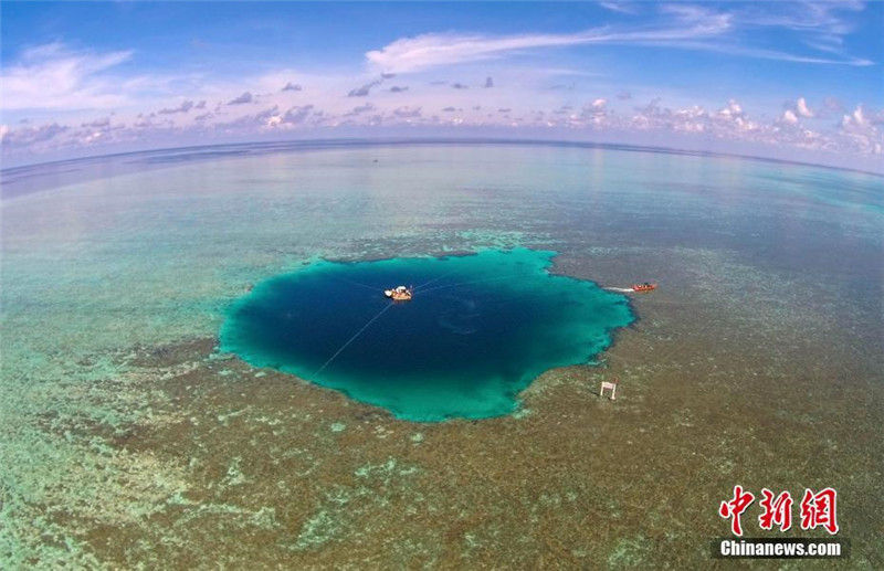 Вокруг самой глубокой в мире голубой дыры запрещено производство и туризм