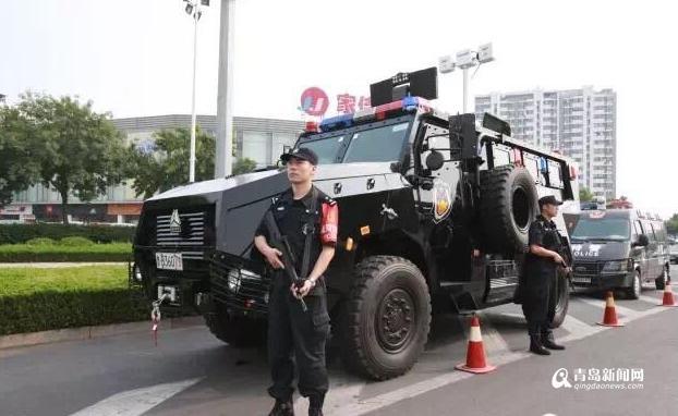 В Циндао появилась первая в Ките антитеррористическая ударная полицейская машина