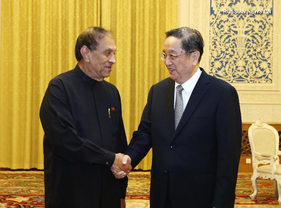 Юй Чжэншэн встретился со спикером парламента Шри-Ланки